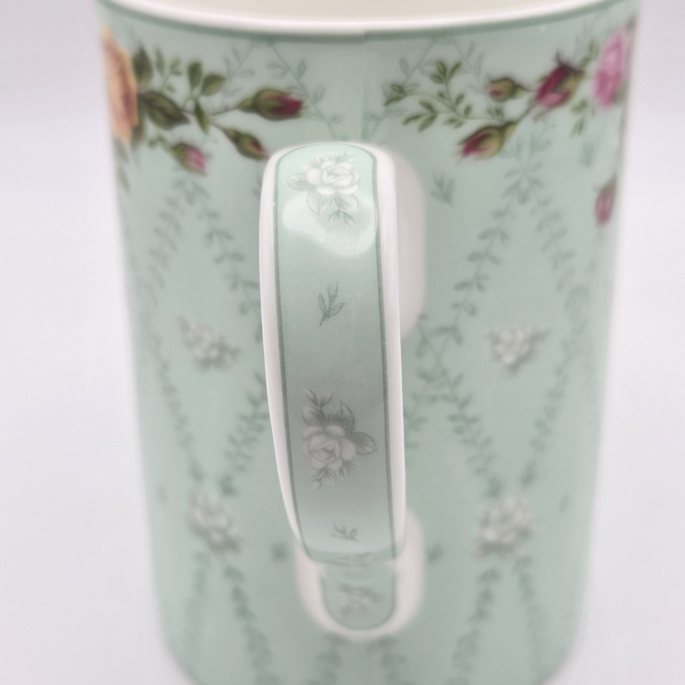 Set Of 3 Royal Albert Old Country Roses Peppermint Damask Bone China Tea Mugs - Picture 4 of 7